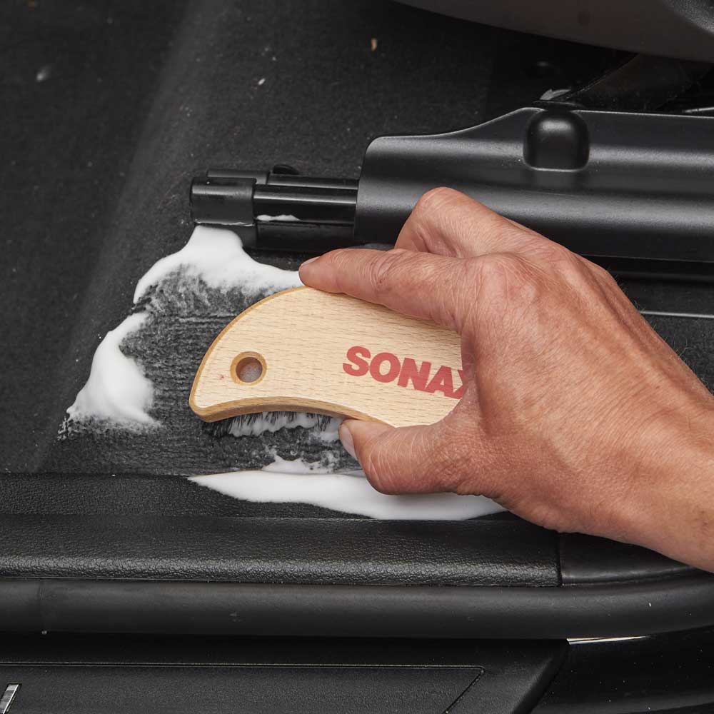 SONAX XTREME AutoInnenReiniger Textil- & LederBürste